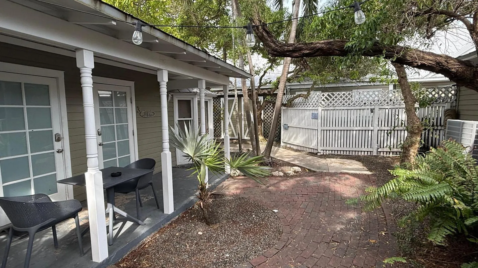 Egret Suite - Southernmost Sanctuary Key West